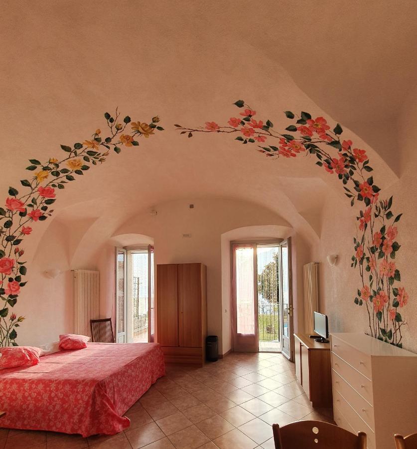 Residence Celeste Mezzegra Bagian luar foto