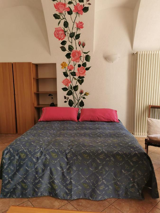 Residence Celeste Mezzegra Bagian luar foto