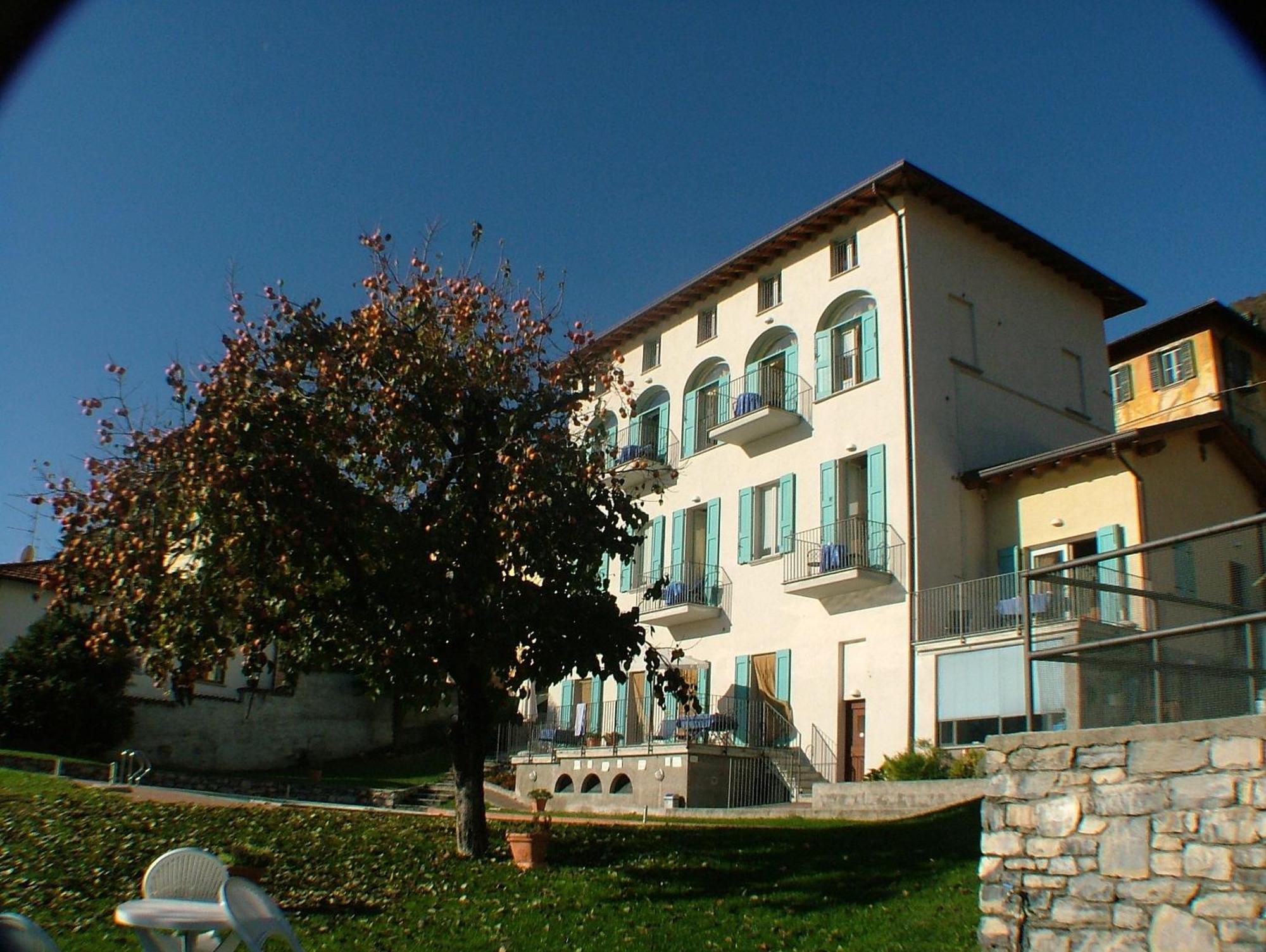 Residence Celeste Mezzegra Bagian luar foto