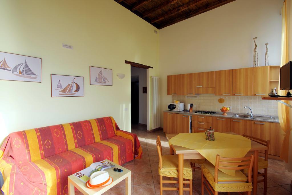 Residence Celeste Mezzegra Bagian luar foto