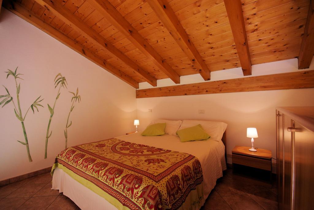 Residence Celeste Mezzegra Bagian luar foto