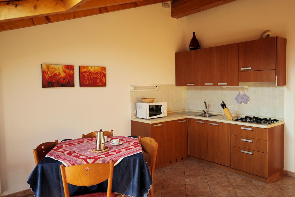 Residence Celeste Mezzegra Bagian luar foto