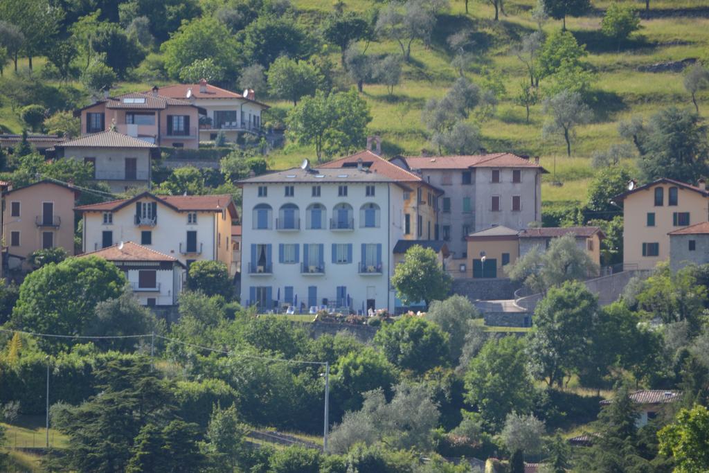 Residence Celeste Mezzegra Bagian luar foto